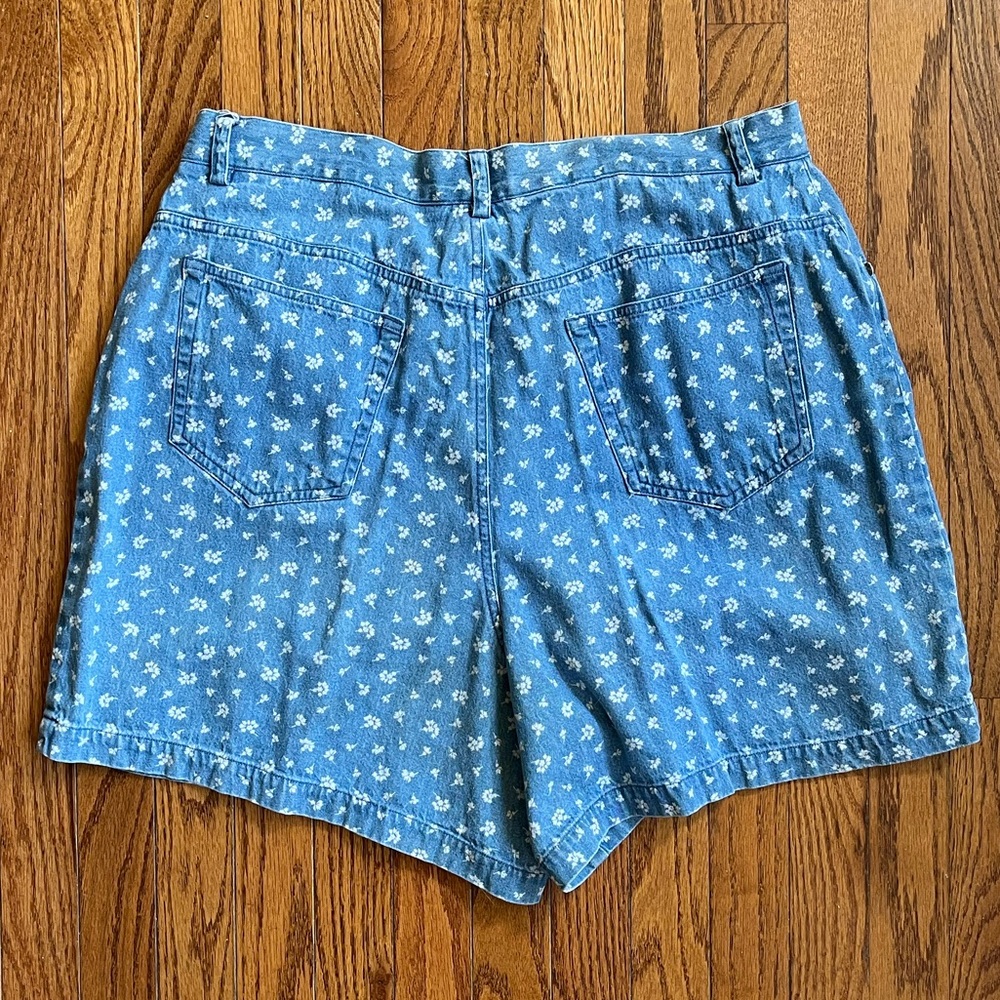 Jones New York Blue Jean Floral Shorts (Part of a Set) - Picture 2 of 4